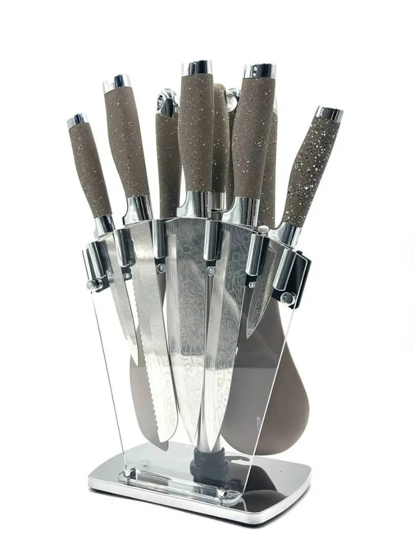 Подарочный набор кухонных ножей и аксессуаров на подставке светло-коричневый