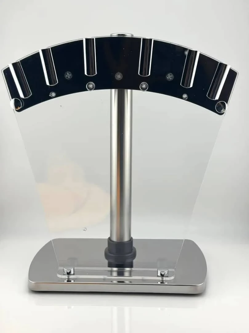 Подарочный набор кухонных ножей и аксессуаров на подставке светло-коричневый